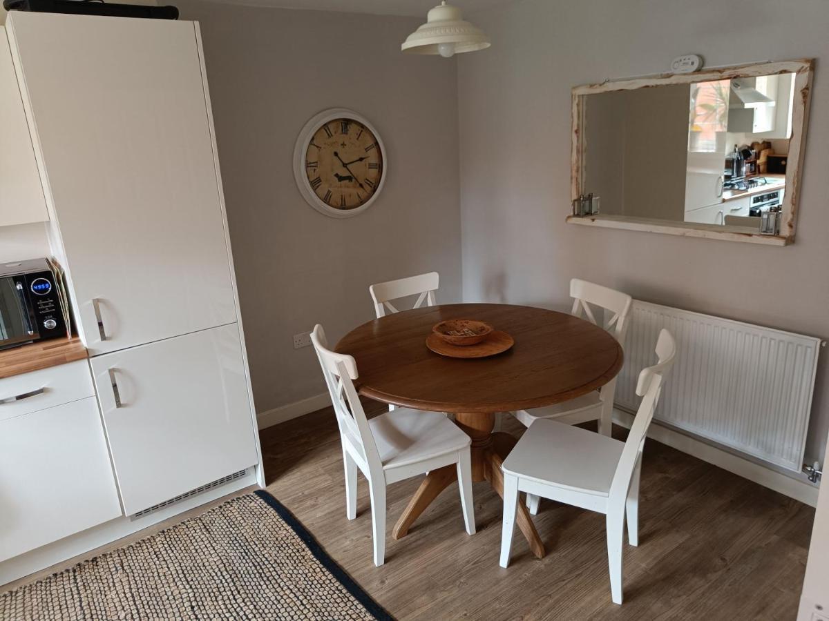 3 Bedroom Townhouse Near Bicester Village Exterior foto