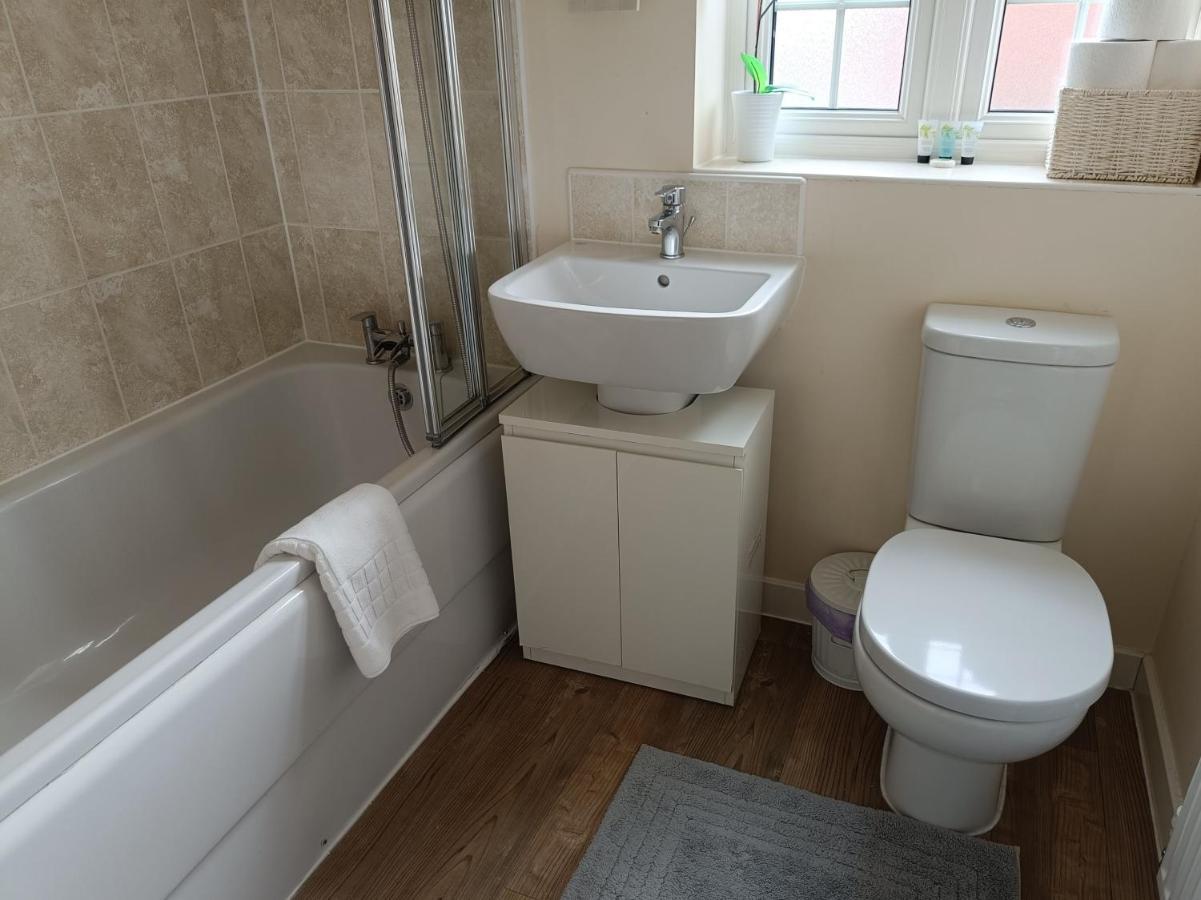 3 Bedroom Townhouse Near Bicester Village Exterior foto